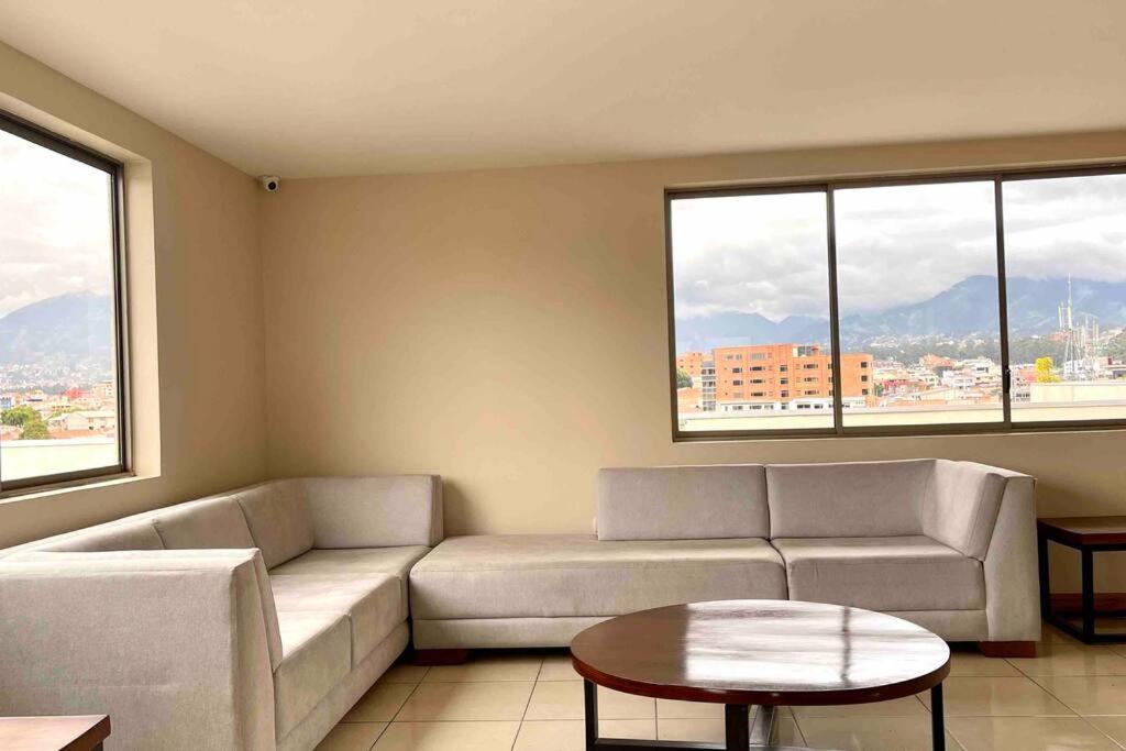 Beautiful And Cozy Apt, Great Location, Central Apartment Cuenca Exterior photo